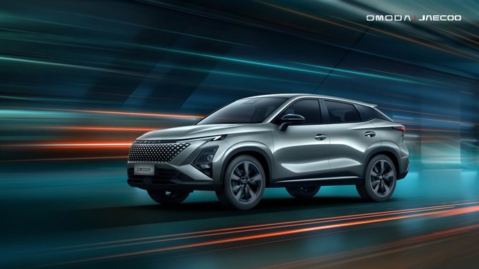 Omoda & Jaecoo amplía su gama electrificada con el nuevo Omoda 5 SHS-H, primer SUV híbrido de la marca.