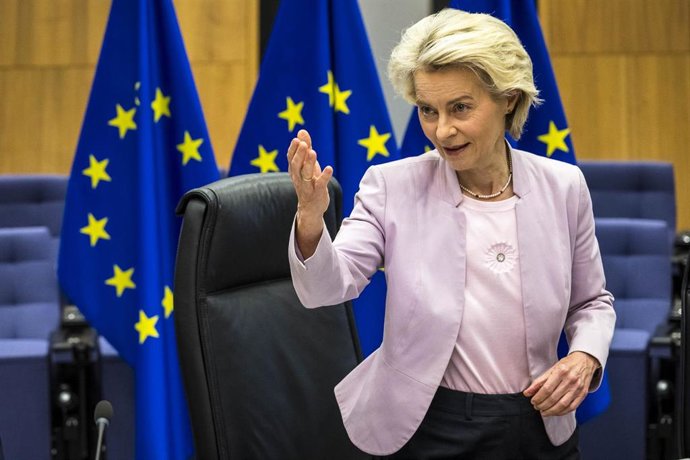 La presidenta de la Comisión Europea, Ursula Von der Leyen, en la reunión semanal del colegio de comisarios.