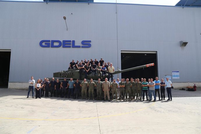 GDELS-Santa Bárbara Sistemas culmina la entrega de los primeros Leopard 2E tras su mantenimiento integral.