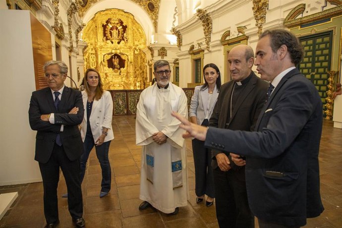 El presidente de la Diputación de Córdoba, Salvador Fuentes, junto al obispo, Jesús Fernández.