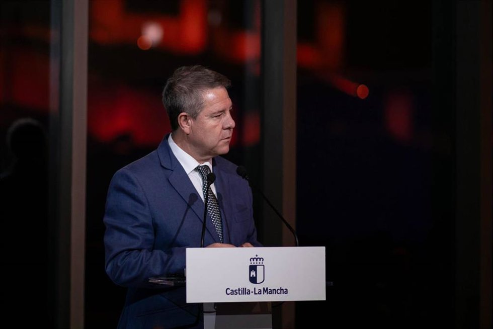 El presidente de Castilla-La Mancha, Emiliano García-Page, inaugura la iluminación artística del Castillo de Molina de Aragón y Torre de Aragón.