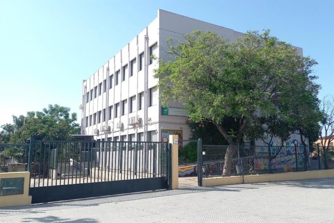 Exterior del IES Ibn Jaldún de Dos Hermanas.
