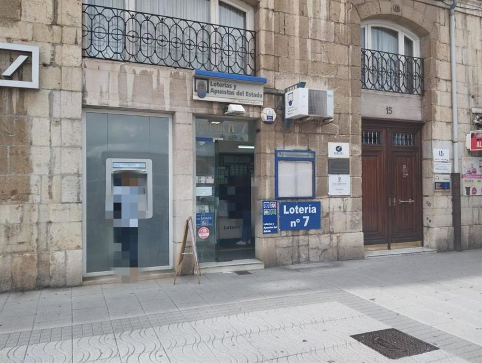 Archivo - Administración de Loterías número 7 de Santander, ubicada en el Paseo de Pereda 15.