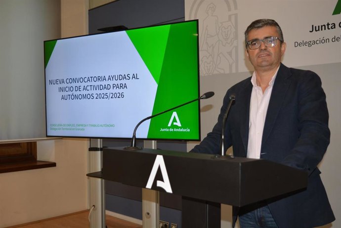 El delegado de Empleo, Empresa y Trabajo Autónomo de la Junta en Granada, Javier Martín Cañizares.