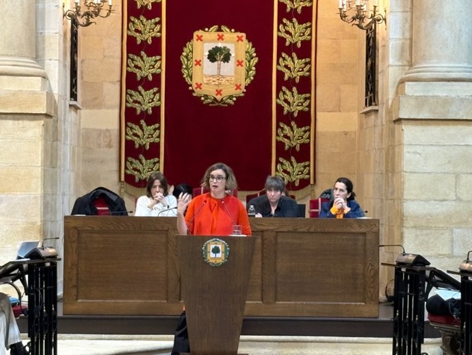 Archivo - La diputada general de Bizkaia, Elixabete Etxanobe