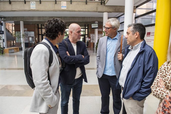 El secretario general de CCOO, Unai Sordo, y el secretario general de CCOO Castilla-La Mancha, Javier Ortega, atienden a los medios en Albacete