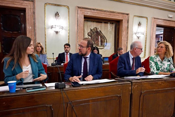 Parte de la bancada del PP en el Pleno del Ayuntamiento de Murcia