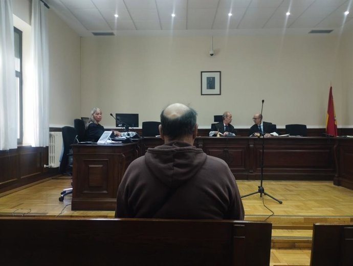La defensa del acusado de tratar de meter droga para su hijo en Villanubla apela a la "excusa absolutoria"