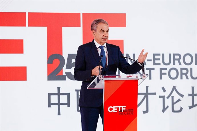 El expresidente del Gobierno José Luis Rodríguez Zapatero interviene en el encuentro 'China-Europe Talent Forum', organizado por el Grupo Adecco y la Beijing Talent Work Bureau', en el Hotel Mandarin Oriental Ritz, a 25 de septiembre de 2025, en Madrid (E
