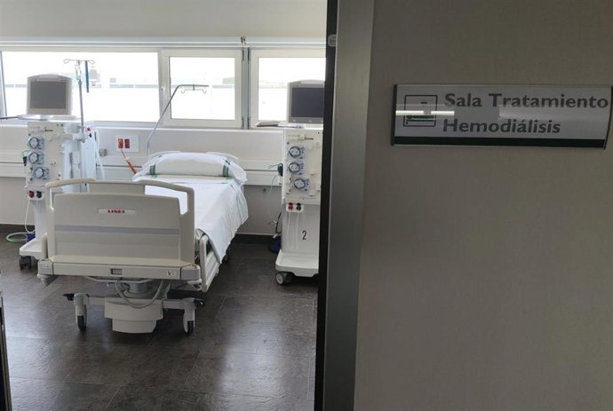 Archivo - Sala de tratamiento de hemodiálisis