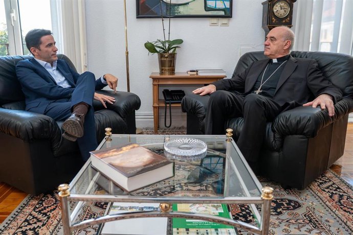 Delegado y obispo defienden la "paz" y el "diálogo" en su primera reunión