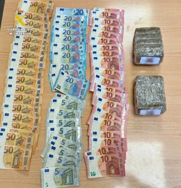 Droga i diners intervinguts en l'operació