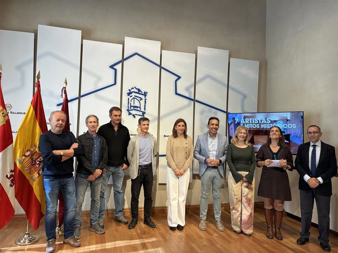Pintores, hisotriador, y cargos políticos presentan la nueva iniciativa en el Castillo de Fuensaldaña.