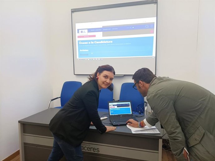 La coordinadora de Cáceres 2031, Iris Jugo, y el concejal de Cultura, Jorge Suárez