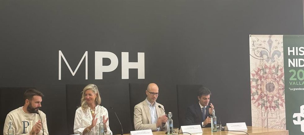 La concejala de Educación y Cultura, Irene Carvajal, ha presentado hoy, 25 de septiembre , el programa 'La grandeza de los hispano' junto al director del Instituto Castellano y Leonés de la Lengua, Andrés Abajo, el director de la Fundación Castilla y Le
