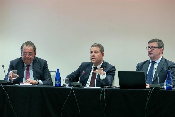 El presidente regional, Emiliano García-Page, en la Asamblea de la Mesa del Turismo de España.