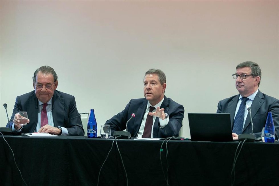 El presidente regional, Emiliano García-Page, en la Asamblea de la Mesa del Turismo de España.
