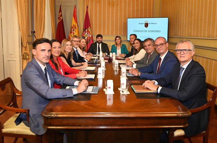 El Consejo de Gobierno de la Región de Murcia reunido en el Palacio Aguirre de Cartagena