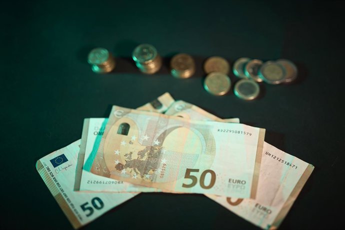 Billetes y monedas, a 3 de septiembre de 2025, en Madrid (España). 