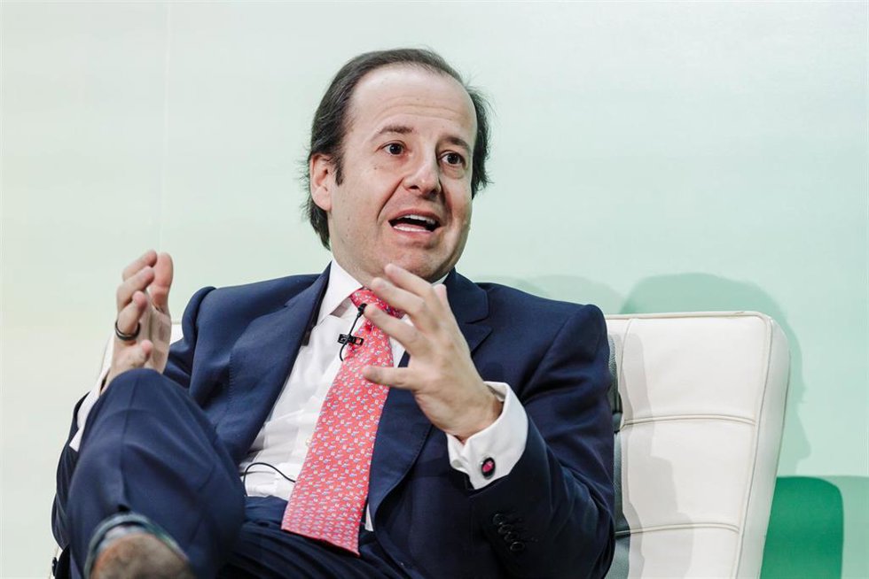 Archivo - El director general de Banca Privada, Gestión de Activos y Seguros en Banco Santander, Víctor Matarranz, interviene en la mesa redonda: 'Inversión sostenible', durante el encuentro Finresp 2023, en el Auditorio Rafael del Pino, a 1 de marzo de