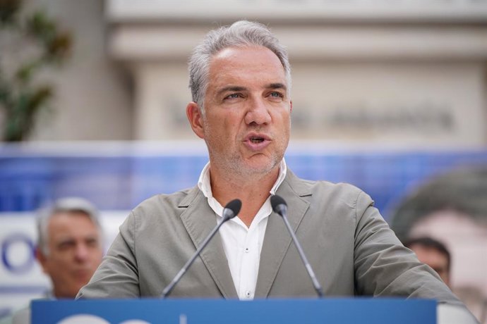 El vicesecretario de coordinación autonómica, Elías Bendodo, se reúne con el grupo parlamentario del PP vasco, a 19 de septiembre de 2025, en Vitoria-Gasteiz, Álava, País Vasco (España). Bendodo ha viajado hasta Vitoria para tener un encuentro de trabajo 