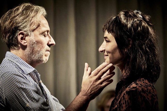 Escena de 'La Vie invisible' del Teatre Lliure de Gràcia