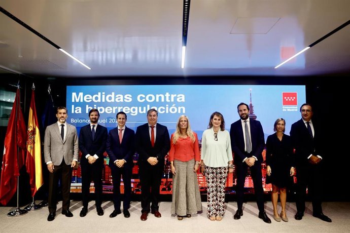 Presentación del informe anual contra la hiperregulación