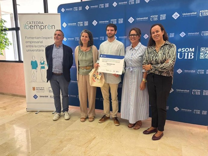 La directora general de Empresa, Autónomos y Comercio, Pedrona Seguí; la gerente de la ADRBalears, Sílvia Delgado; la vicerrectora de Innovación y Transformación Digital de la UIB, Lorenza Carrasco; y el director de la FUEIB, Luis Vegas.