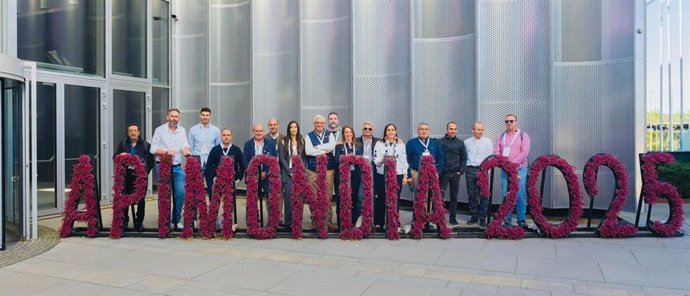 El sector apícola de la provincia de Cáceres se muestra en el escaparate global de Apimondia en Copenhague