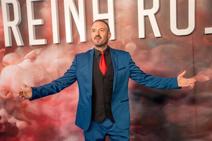Archivo - El actor y humorista Álex O'Dogherty posa durante el photocall/premiere de la serie ‘Reina Roja’, en el Teatro Fernán Gómez, a 26 de febrero de 2024, en Madrid (España). 