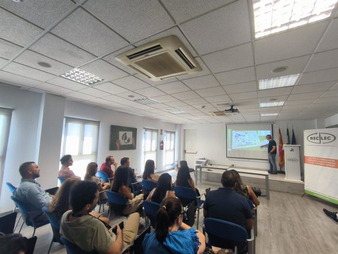 Visita de Airbus a Recilec