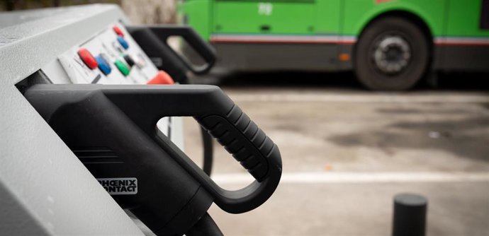 Archivo - Málaga.- Endesa promueve soluciones personalizadas para electrificar el transporte público urbano en el congreso de ATUC