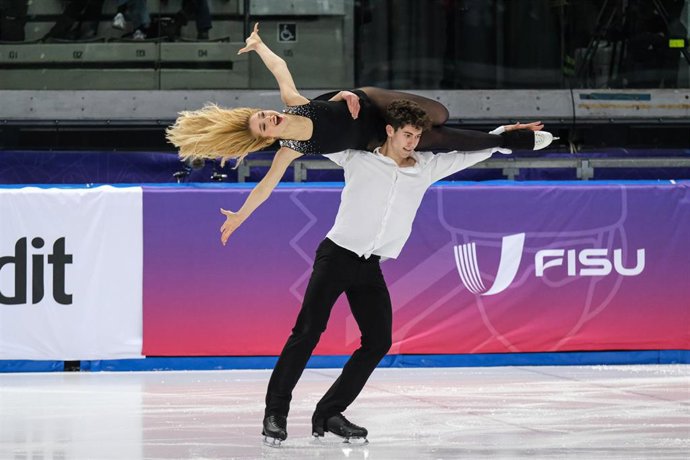 Archivo - Sofía Val y Asaf Kazimov durante la Universiada de Turín de 2025