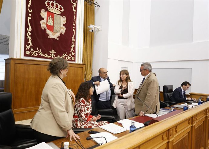 Pleno en las Cortes de C-LM.