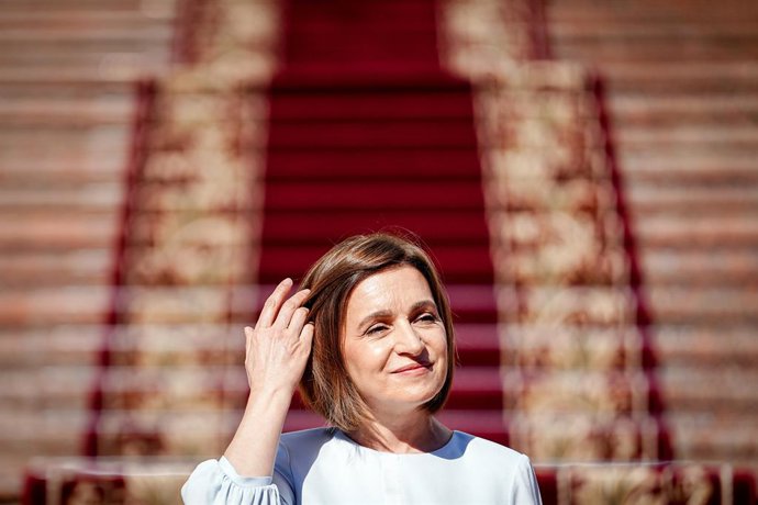 27 August 2025, Moldova, Chi·inau: Moldovan President Maia Sandu waits for Germany's Chancellor Friedrich Merz on the country's 34th Independence Day. Leaders from Germany, France, and Poland visit to support Moldova's pro-European government ahead of Sep