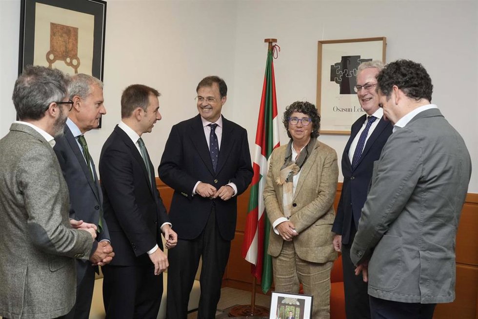 En el encuentro, celebrado en Vitoria-Gasteiz, se ha incidido en la importancia de un rol activo de las farmacias