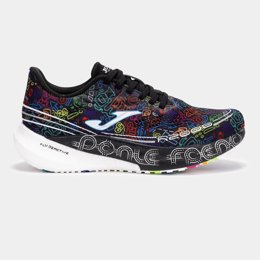 Archivo - Joma reedita las zapatillas R-2000 para la carrera Ponle Freno en Madrid.