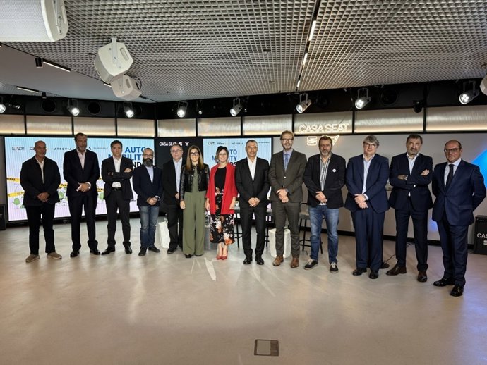 Archivo - La automoción modera su evolución ante los aranceles y marcas chinas, según un barómetro.