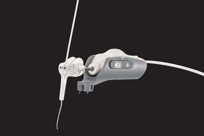The iotaSOFT Robotic-Assisted Cochlear Implant Insertion System advances surgery beyond the limits of the human hand with slow, consistent, and controlled electrode insertion to preserve delicate intracochlear structures. Shown with the drive unit guidin