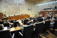 La Asamblea de Extremadura creará una comisión de investigación sobre incendios con el apoyo de PSOE, Vox y Unidas