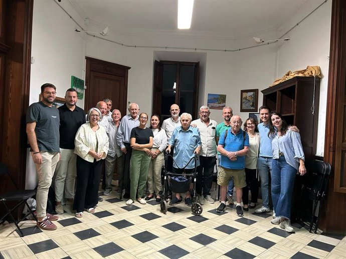 Foto grupal de la Ejecutiva del PSIB de Sóller.