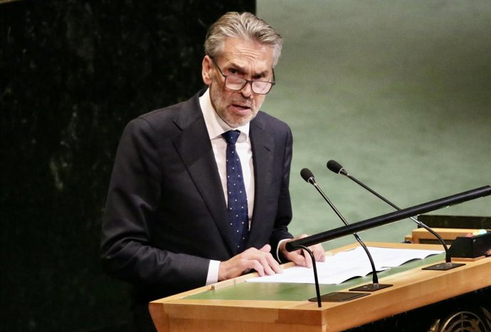 25 de setembro de 2025, Nova York, Nova York: (NOVO) Debate geral da 80ª Reunião Plenária da AGNU. 25 de setembro de 2025, Nova York, EUA: Sua Excelência Hendrikus Wilhelmus Maria (Dick) Schoof, Primeiro-Ministro do Reino dos Países Baixos, discursa na 80