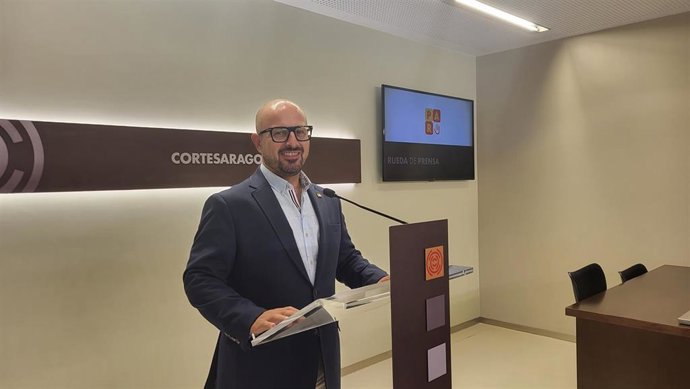 El portavoz del PAR en las Cortes de Aragón, Alberto Izquierdo,