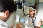 Foto: Un oftalmólogo destaca los "notables avances" en la investigación de la retinosis pigmentaria