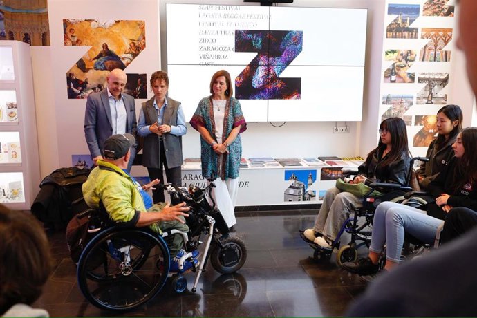 La consejera municipal de Educación, Cultura y Turismo del Ayuntamiento de Zaragoza, Sara Fernández, destaca el apoyo a la accesibilidad con motivo del Día Mundial del Turismo.