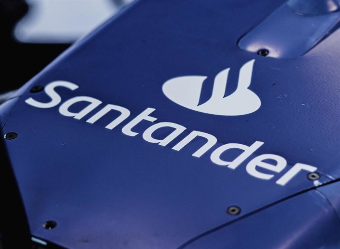 Archivo - El logo de Banco Santander, en el coche de Williams Raicng de F1.
