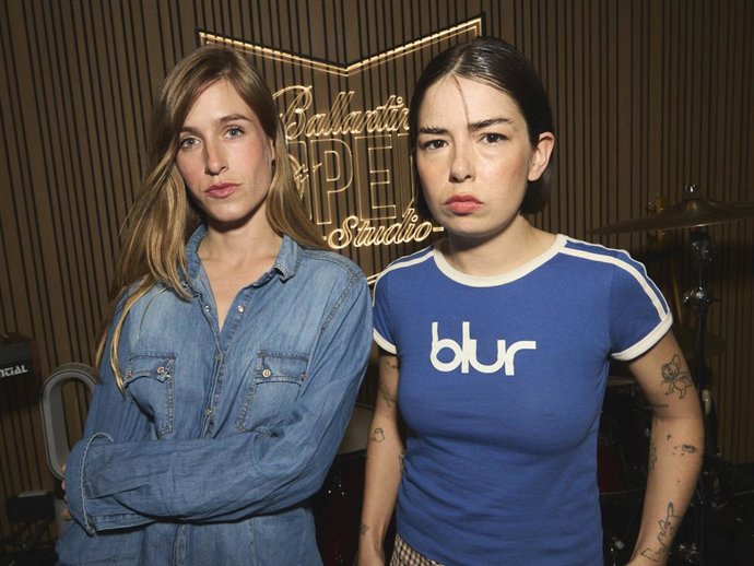 Archivo - El grupo de pop alternativo Cariño ha inaugurado 'Ballantine's Open Studio' la primera sala de ensayo gratuita y abierta al público en Madrid