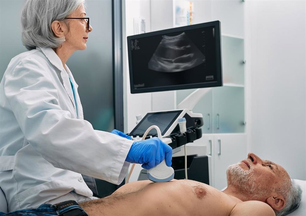 Archivo - Hospitales Quirónsalud conciencian de que pequeños cambios en el estilo de vida tiene gran impacto en salud del corazón.