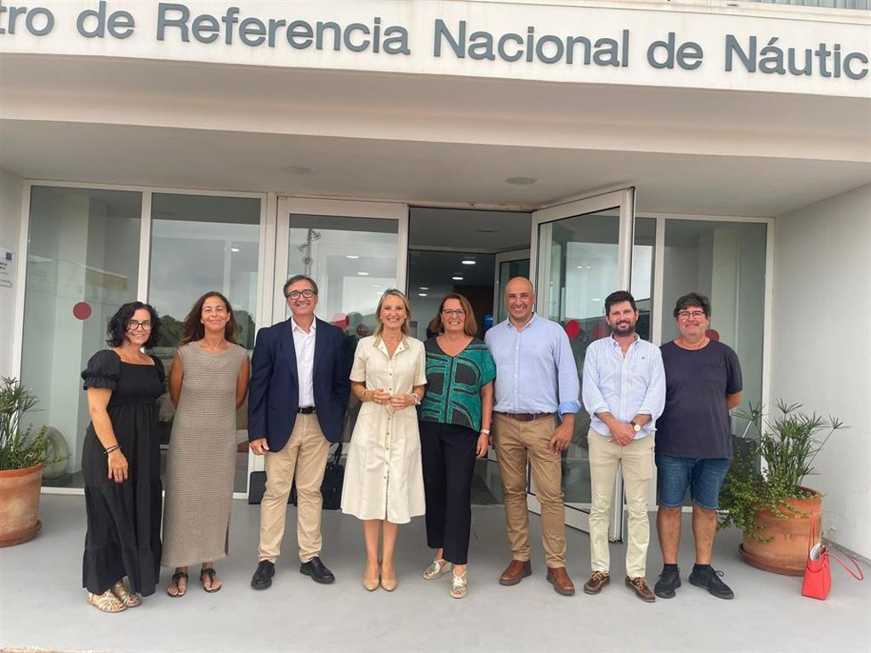 Autoridades en el Centro de Maó