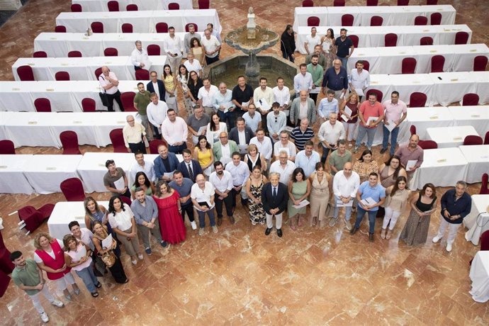 Archivo - Momento de la firma de los convenios con los municipios, el pasado mes de julio.